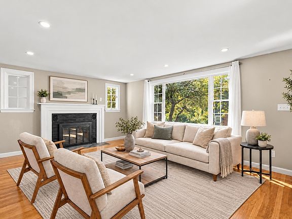 2nd image of 84 Conrad St