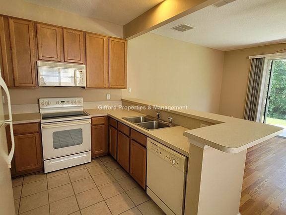 4th image of 5657 Parkstone Crossing Dr