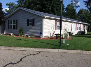 209 Deep Lake Dr, Williamston, MI 48895