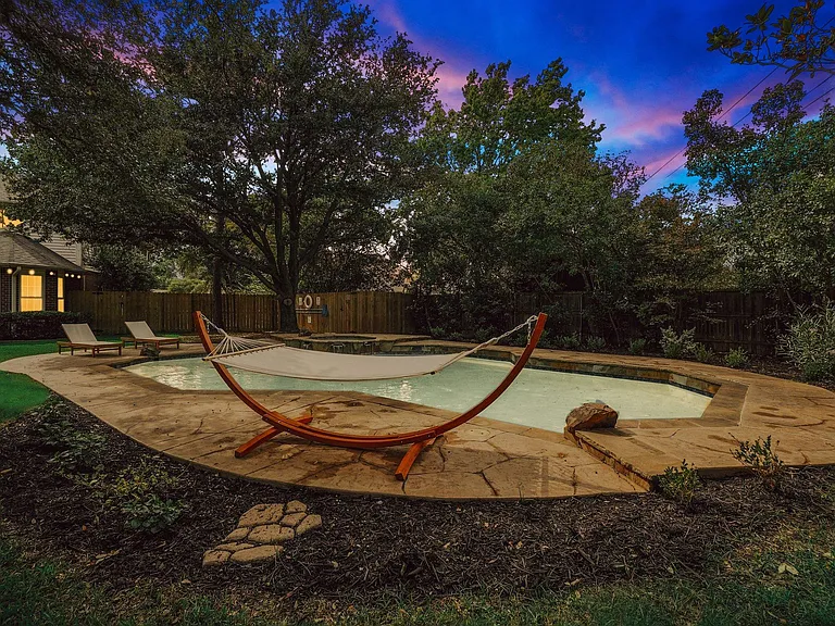 2200 Glenbrook St — Photo 31