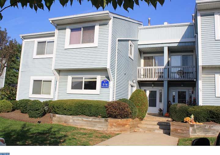 1st image of 52 Hillcroft Way
