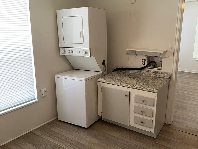 3509 Allen St — Photo 4