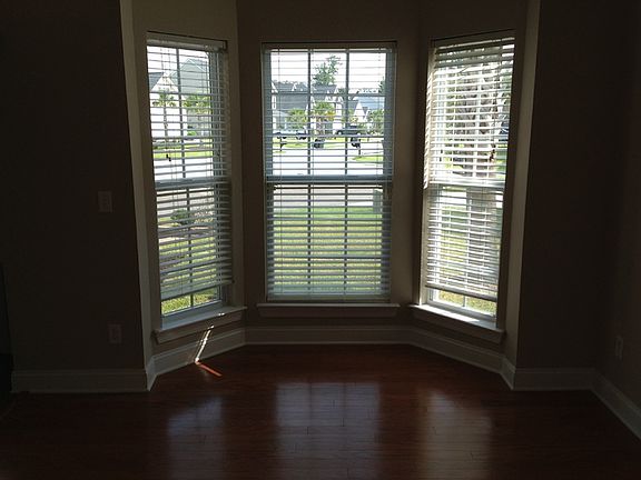 5th image of 5306 Mulholland Dr