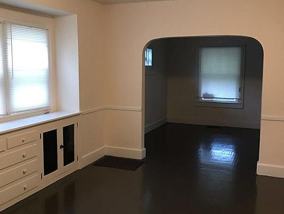 4th image of 3917 N Kenwood Ave