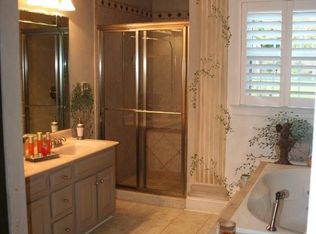 304 Shawcroft Rd, Fayetteville, NC 28311