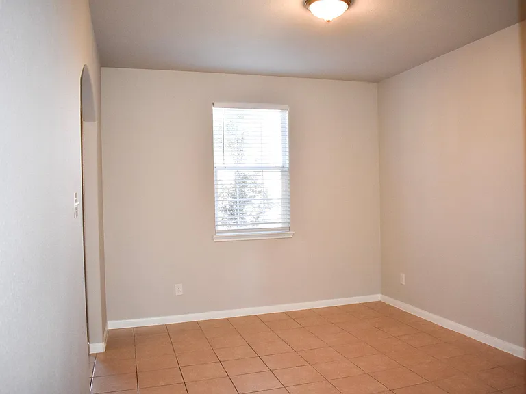 2127 Mandarin Way — Photo 4