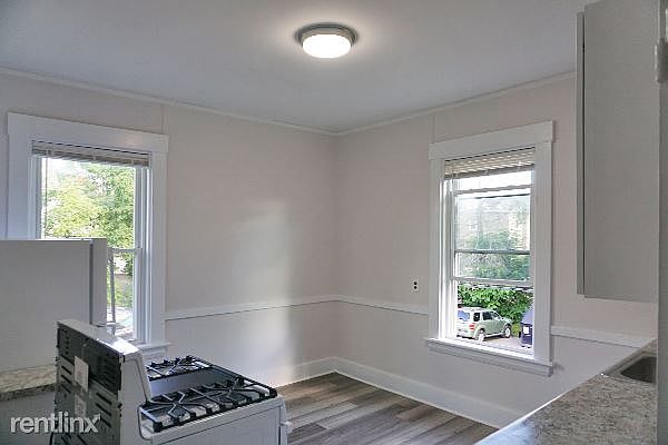 23-25 Maple St. #25-2F Waltham Shared Unit Photo 6