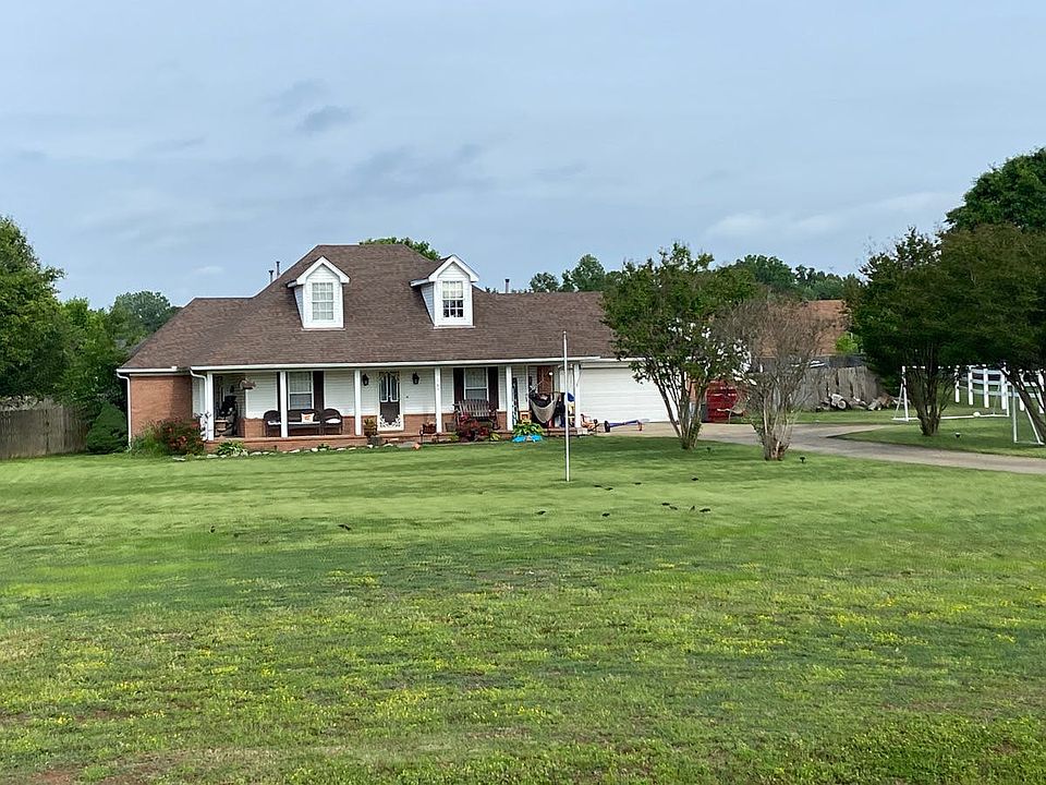 2nd image of 289 Rolling Meadow Dr