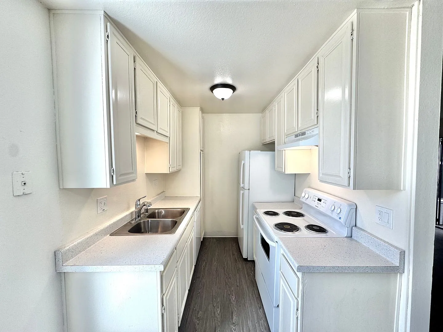 4546 Norwood Street — Photo 3
