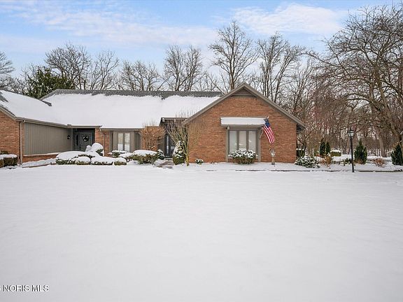 3rd image of 36 Wolf Ridge Dr