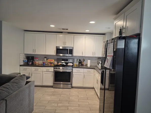 12797 Woodcock Ave, Sylmar, CA 91342