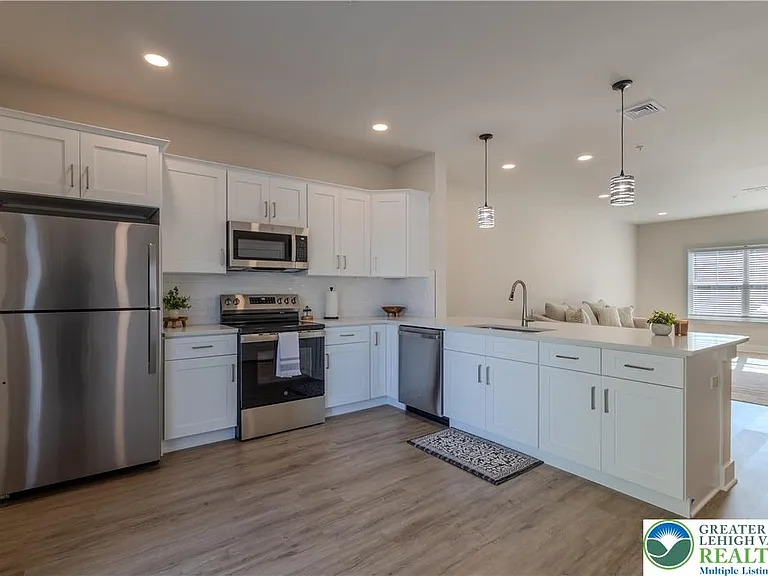 1411 Greenview Dr #24 — Photo 10