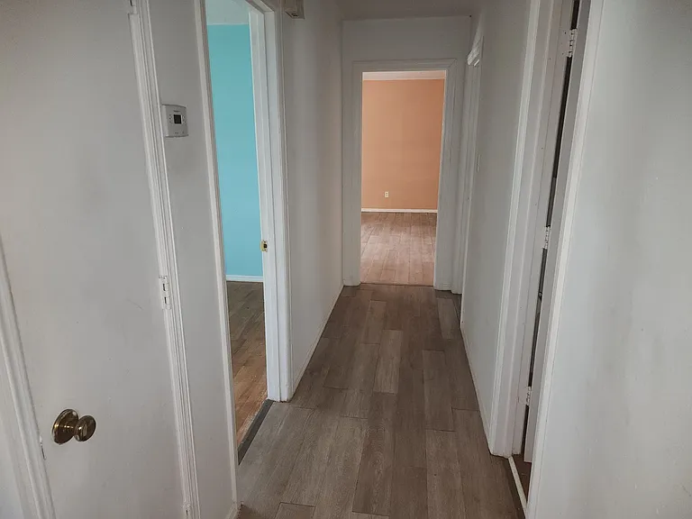 411 Vintage Rd — Photo 17