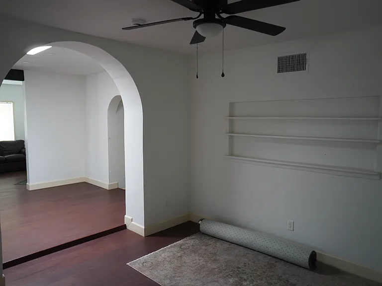 915 E Pastime Rd — Photo 12