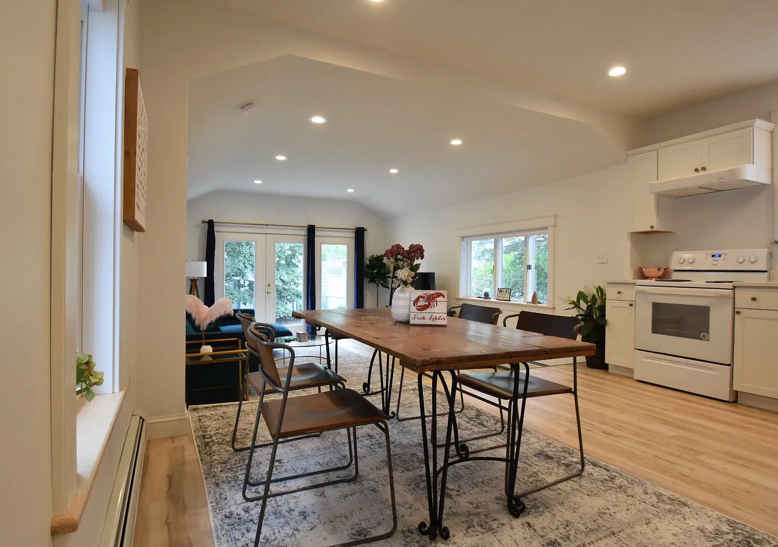 2 bed, 1300 sqft, $2,650 — Photo 2