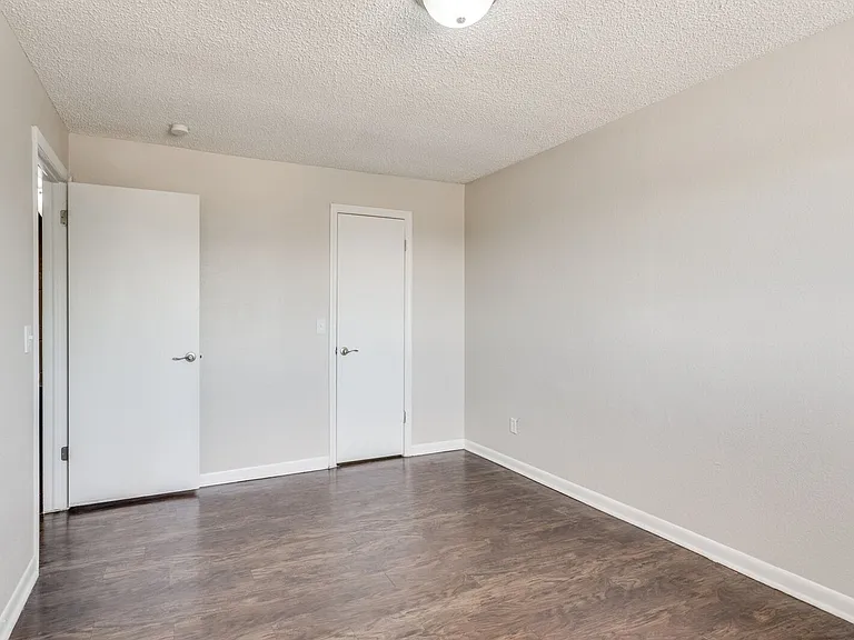 2400 Nottingham Way — Photo 4