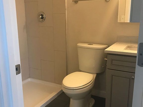 3rd image of 3207 21st Ave W APT 202