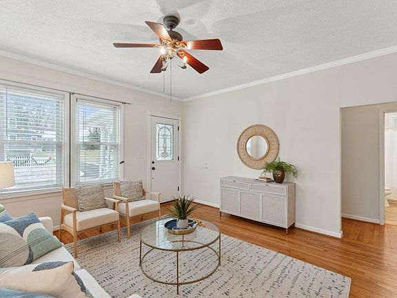 5th image of 809 E Essex Ave