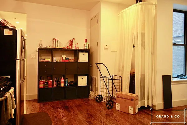 Rented by Grand & Co. | media 32