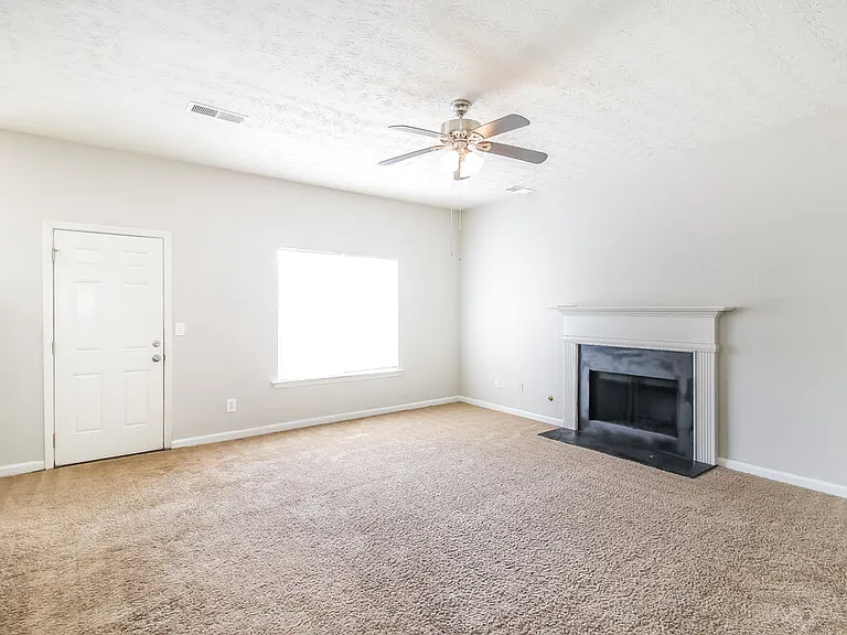 650 Compton Ln — Photo 8