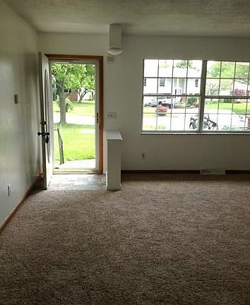 3rd image of 1023 Village Dr