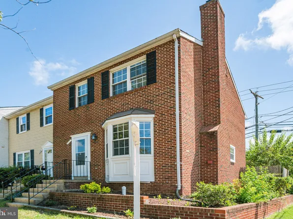 6998 Admetus Ct, Alexandria, VA 22315