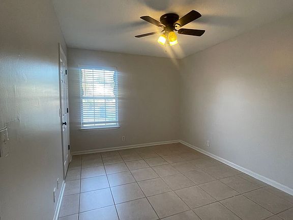 5th image of 130 Leeswood Cir