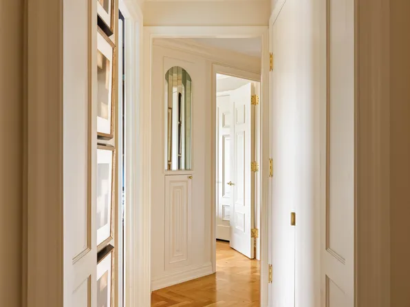 530 East 76th Street image 10 of 19