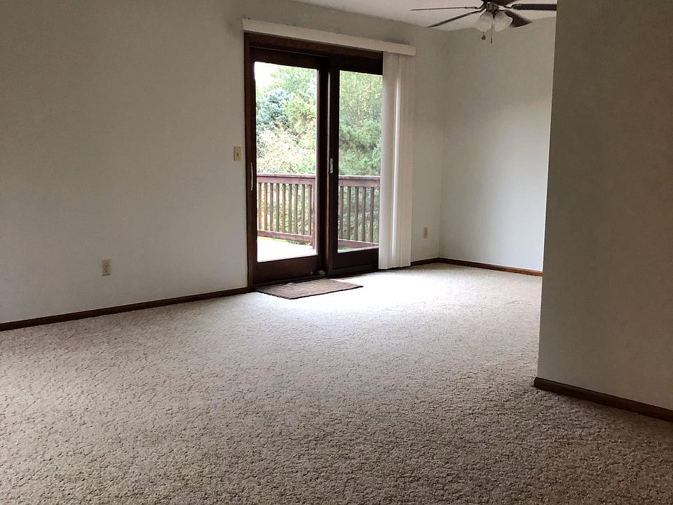 Dining/living room