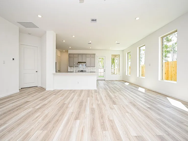 8278 Boundary Waters Dr — Photo 3