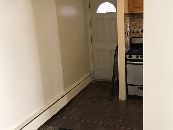 3rd image of 2757 Seymour Ave