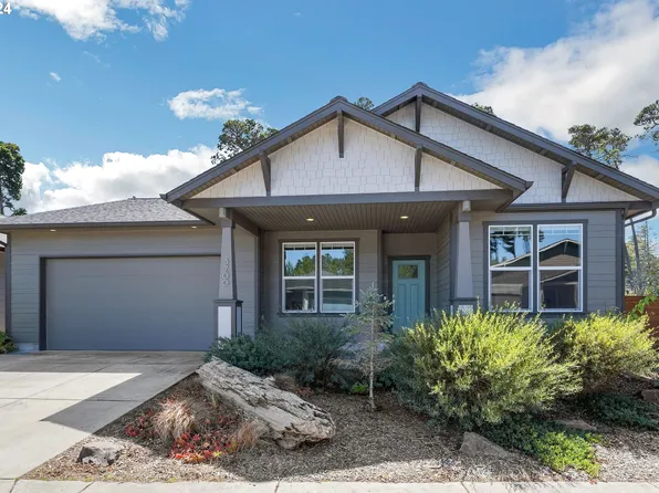 3700 Nandina Dr, Florence, OR 97439