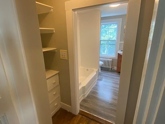 5th image of 179 Whitwell St #2
