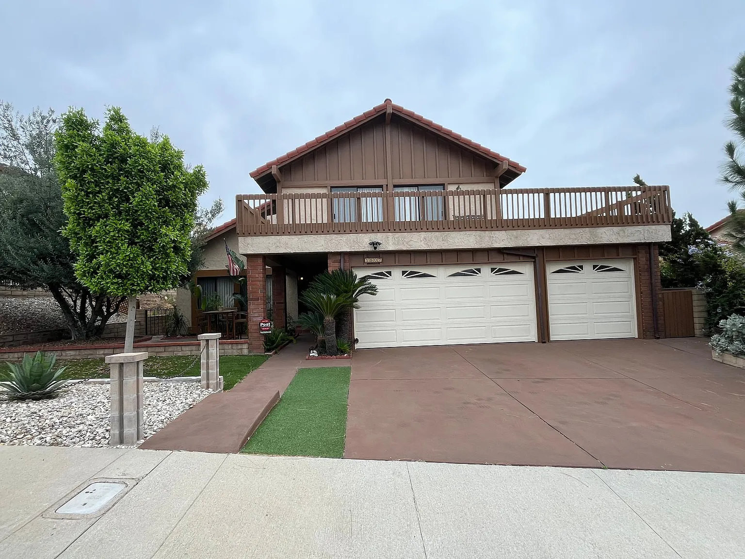 4 bed, 2445 sqft, $4,950 — Photo 2
