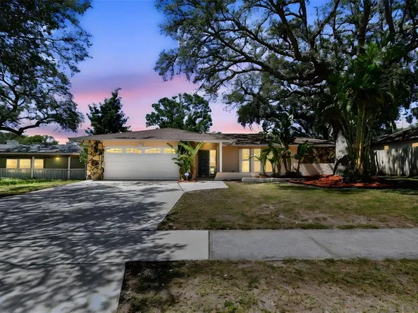 1666 Pine Pl, Clearwater, FL 33755