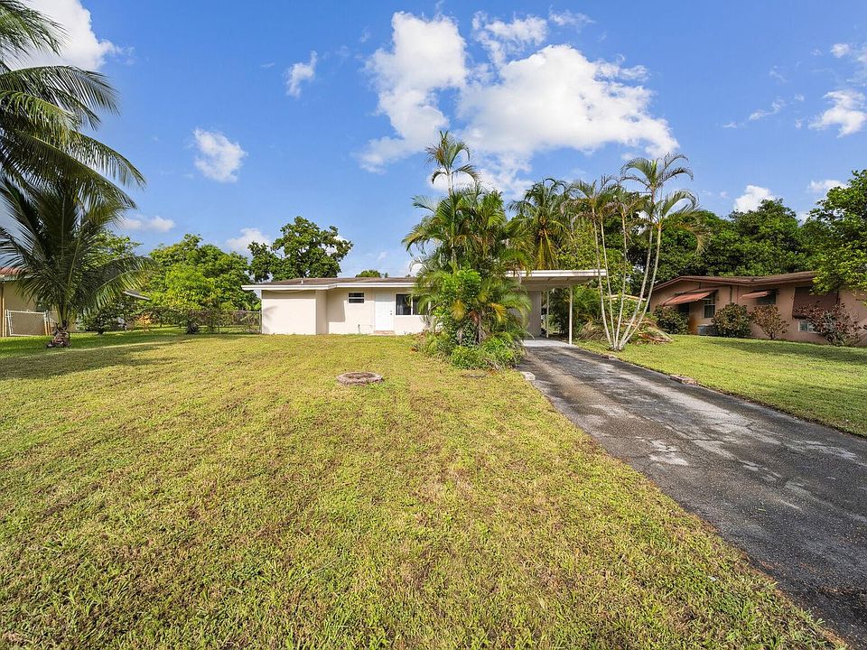 1st image of 1217 SW 30th Avenue