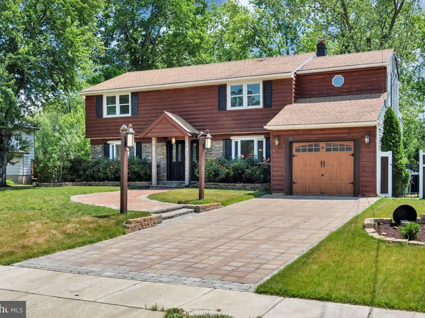 426 Tearose Ln, Cherry Hill, NJ 08003