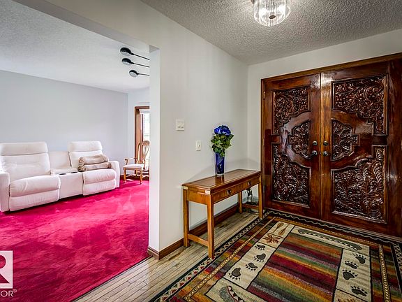 4th image of 6819 10th Ave NW