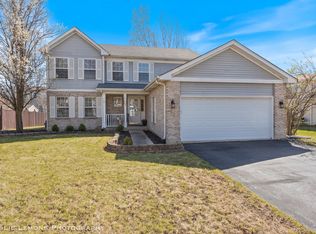 180 Chestnut Ln, Bolingbrook, IL 60490