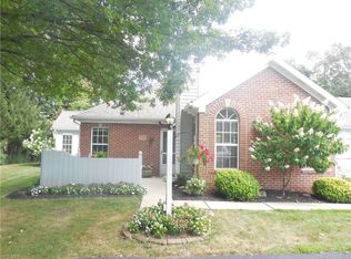 70 Stratford Green Dr APT 2, Canfield, OH 44406