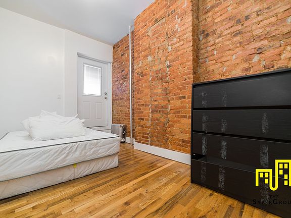 2nd image of 1335 Hancock St APT 1R