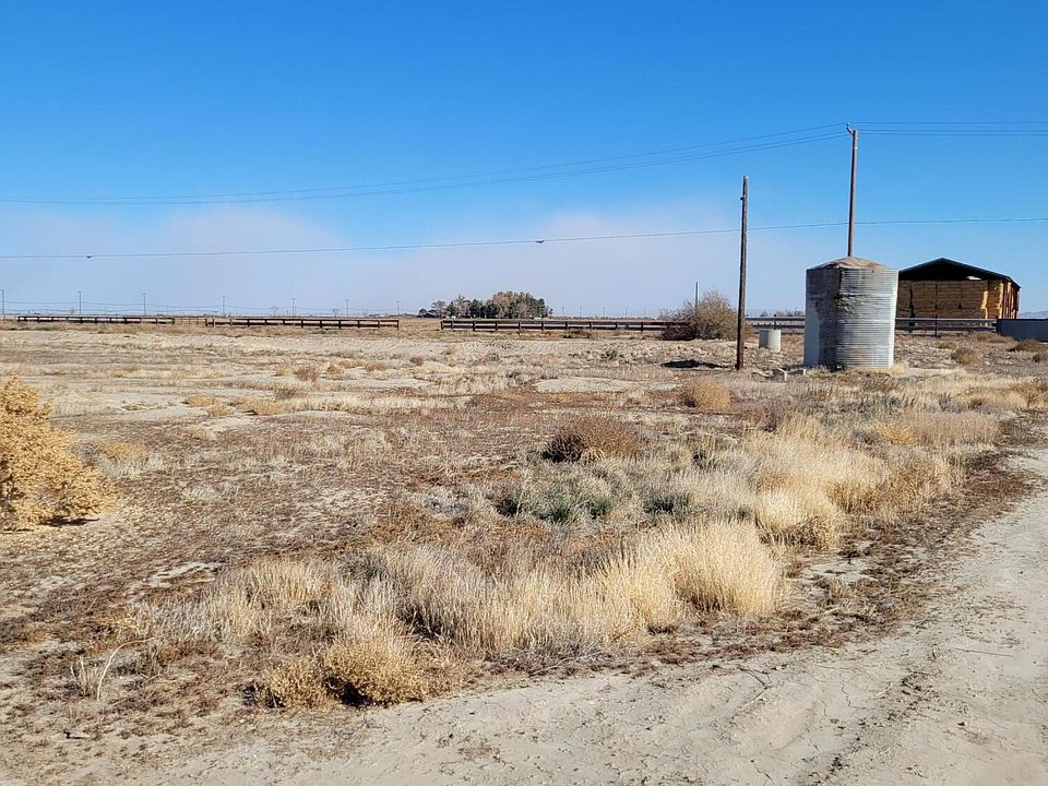 2nd image of 0 50th St E