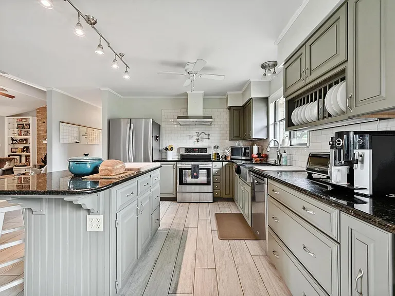 9209 Rock Way Dr — Photo 15