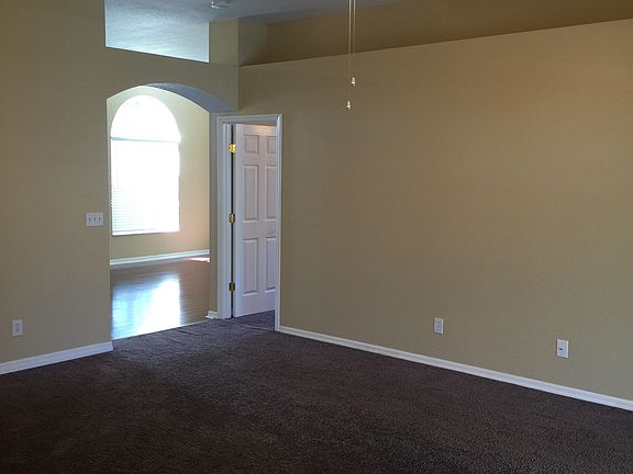 4th image of 2612 Allwood Ave