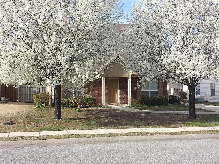 7707 Wyndham Cir — Photo 3