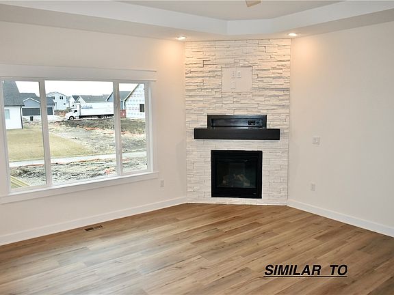 4th image of 3040 Fairfield Dr
