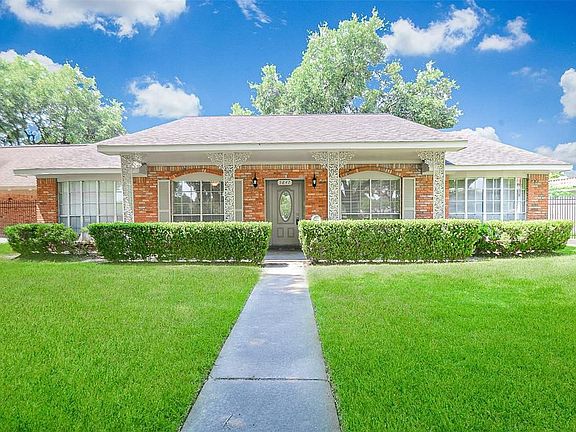 3rd image of 5847 S Braeswood Blvd