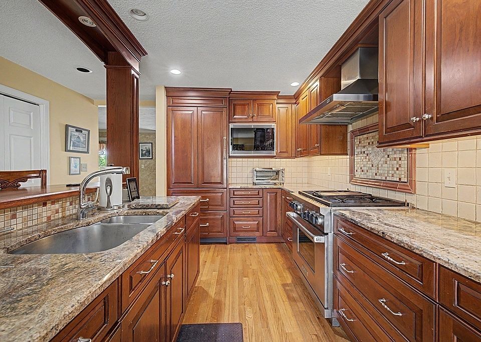 1st image of 16 Hickory Hl Unit 16