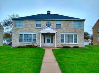 4950 N Port Washington Rd #4, Milwaukee, WI 53217