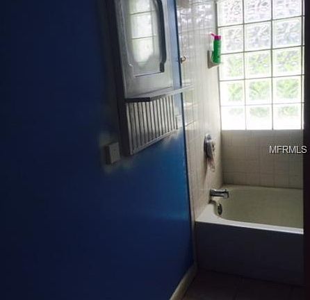 2nd image of 604 Saint Petersburg Dr W